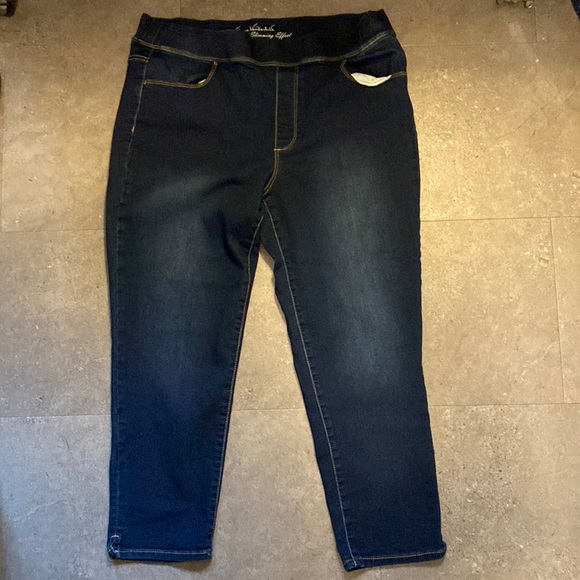 Gloria Vanderbilt Jeans Pull On “All Around Slimming Effect” Cropped, size 14